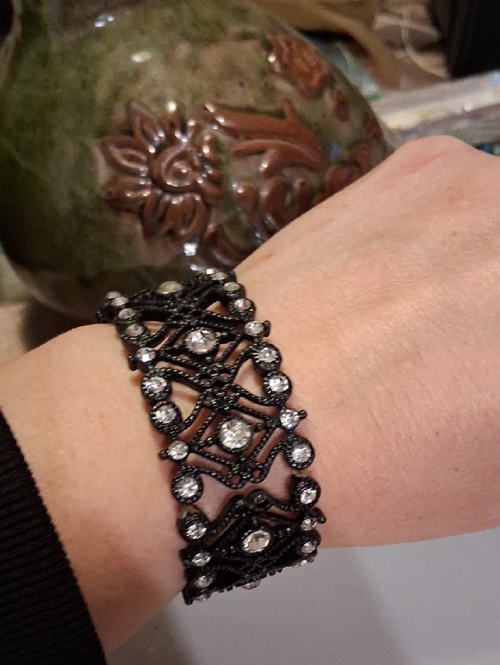 Elegant Black Crystal Lace Cuff Bracelet - Picture 5 of 5